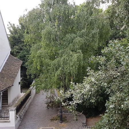 Stylish Historic Flat For 4 In Heart Of Oldbuda بودابست المظهر الخارجي الصورة